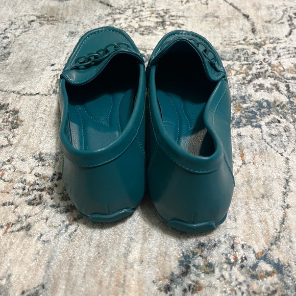Turquoise Leather Loafers Sz 9W - Picture 3 of 7